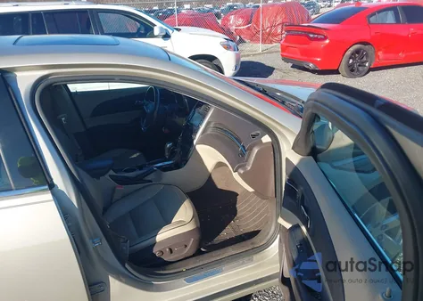 2015 Chevrolet Malibu 2Lz z USA, uszkodzony, nr VIN 1G11G5SX4FF236205